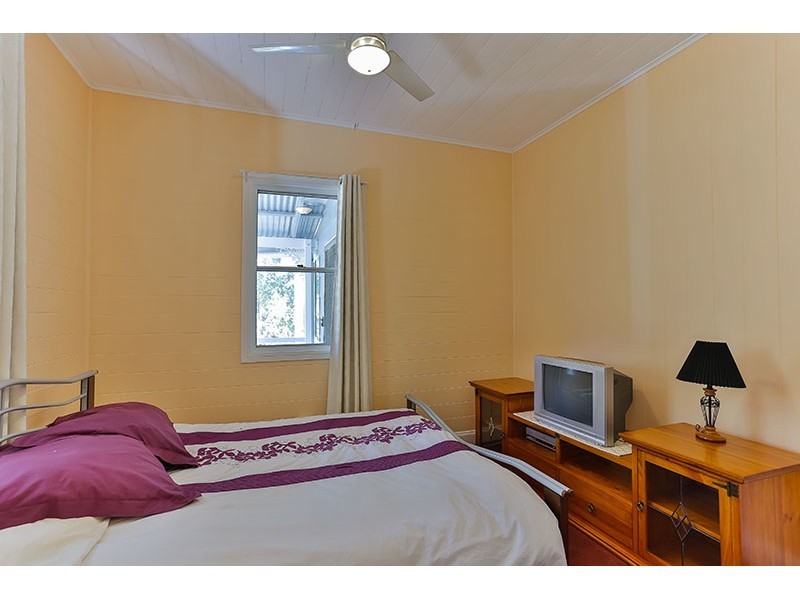 25 King Street, Goombungee QLD 4354