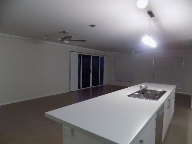 12 Camborne Drive, Kleinton QLD 4352