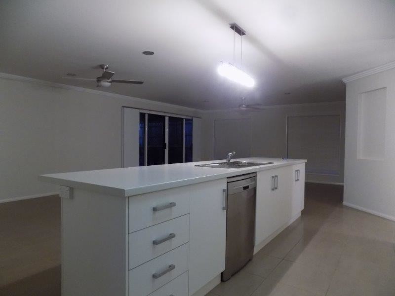 12 Camborne Drive, Kleinton QLD 4352