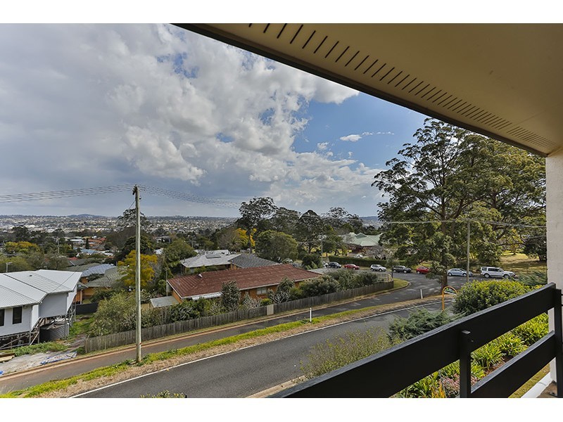 Unit 22/2 Benjamin Street, Mount Lofty QLD 4350