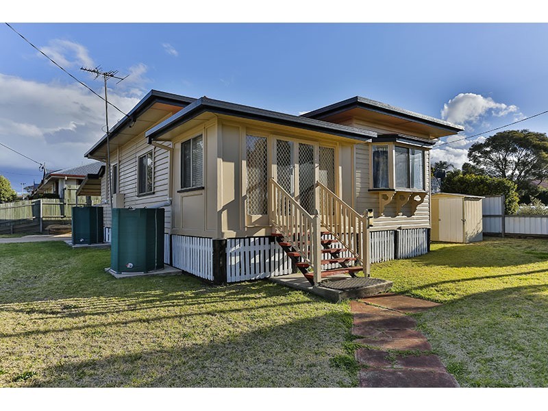 218 Taylor Street, Newtown QLD 4350
