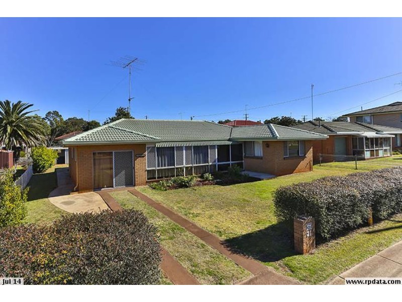 21 Sampson Street, Wilsonton QLD 4350