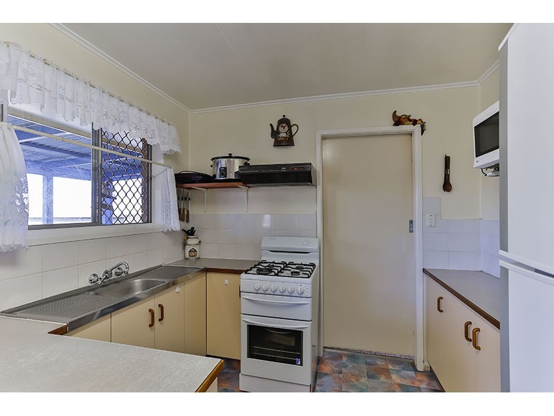 16 Brown Street, Rockville QLD 4350