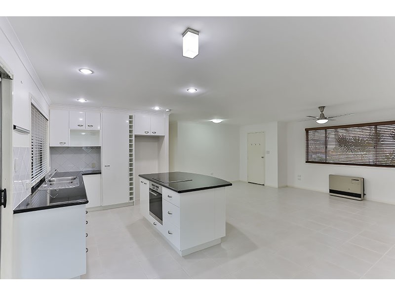 17 Traminer Drive, Wilsonton Heights QLD 4350