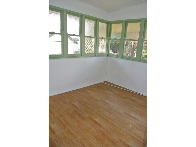 17 Albert Street, Newtown QLD 4350