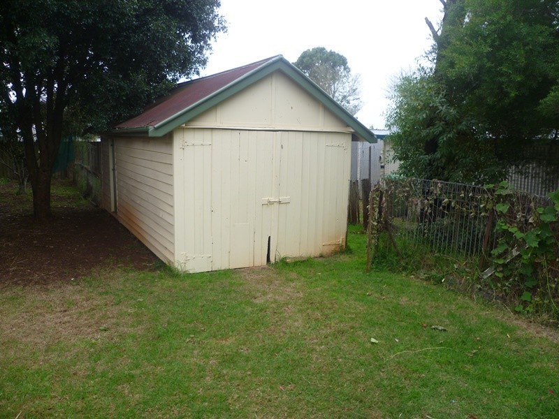 17 Albert Street, Newtown QLD 4350