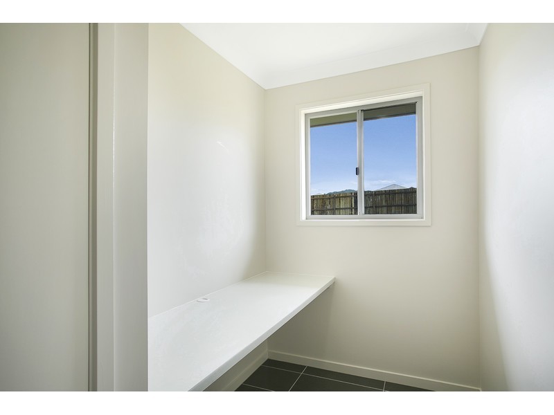 11 Maculan Crescent, Westbrook QLD 4350