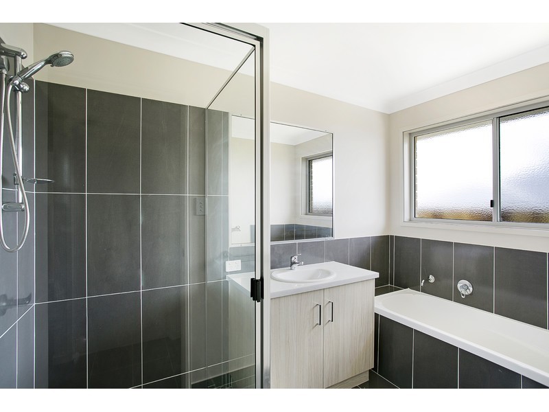 11 Maculan Crescent, Westbrook QLD 4350