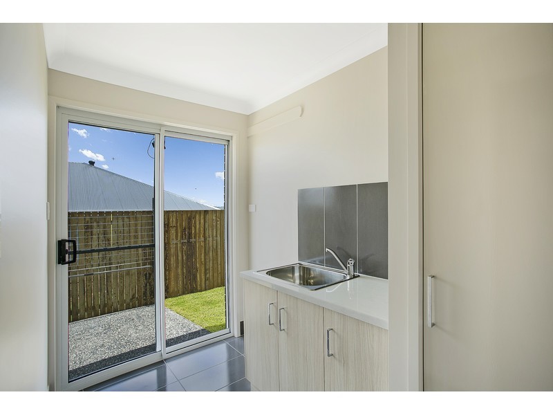 11 Maculan Crescent, Westbrook QLD 4350