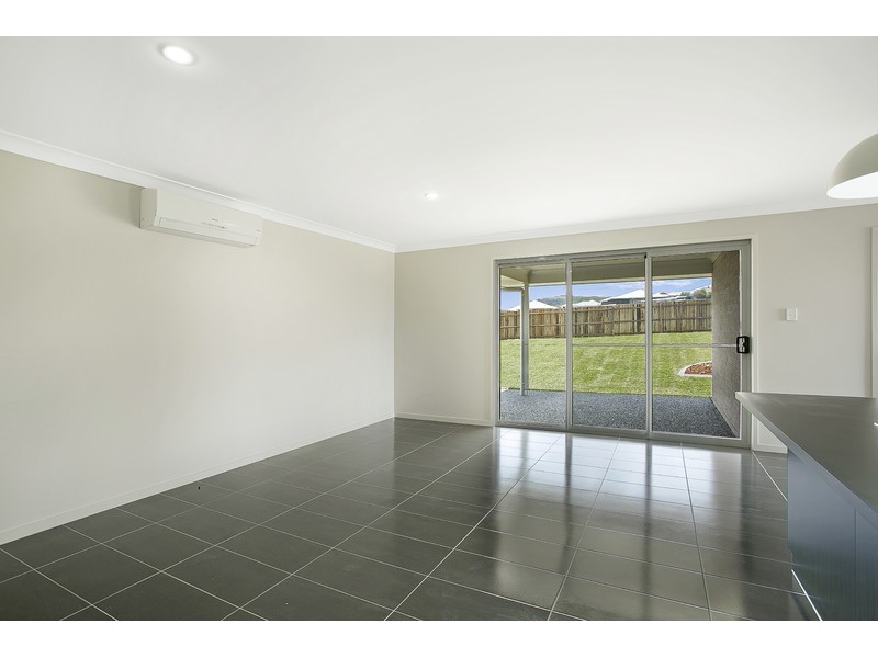 11 Maculan Crescent, Westbrook QLD 4350