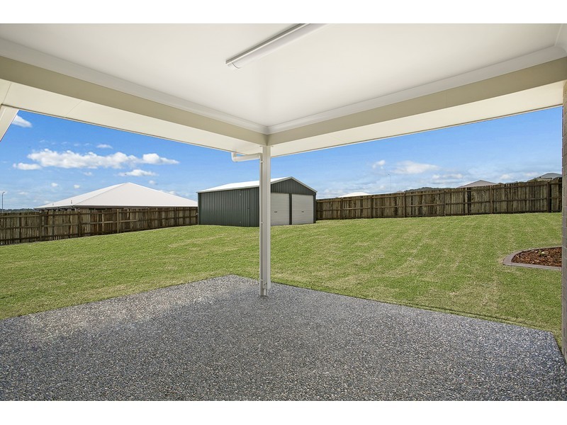 11 Maculan Crescent, Westbrook QLD 4350