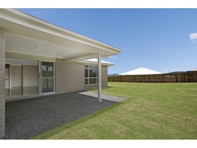 11 Maculan Crescent, Westbrook QLD 4350