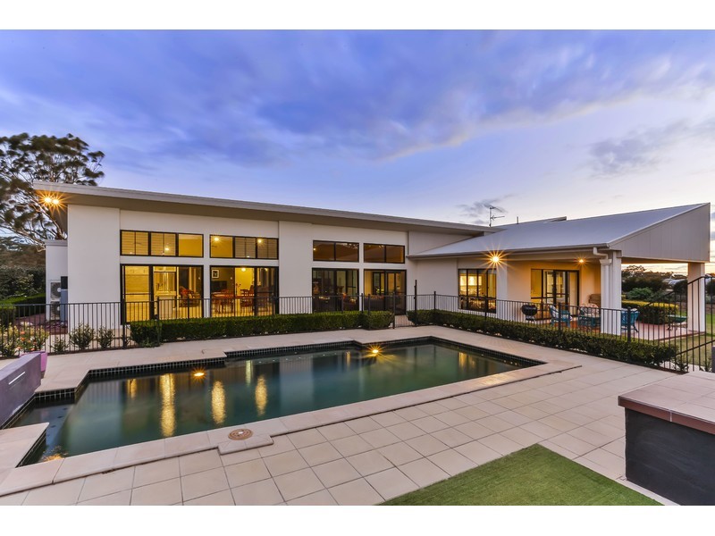 30 McLachlan Drive, Highfields QLD 4352