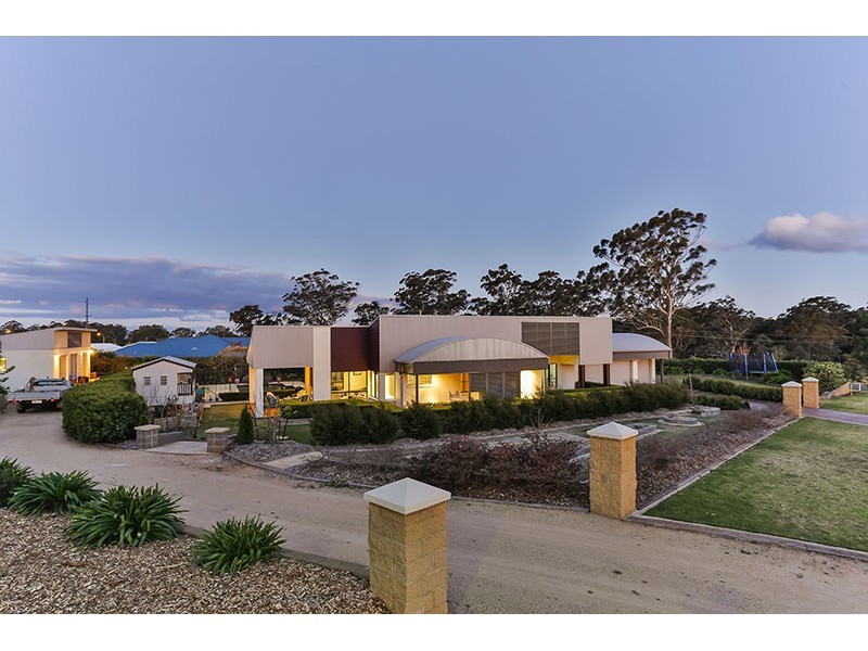 30 McLachlan Drive, Highfields QLD 4352