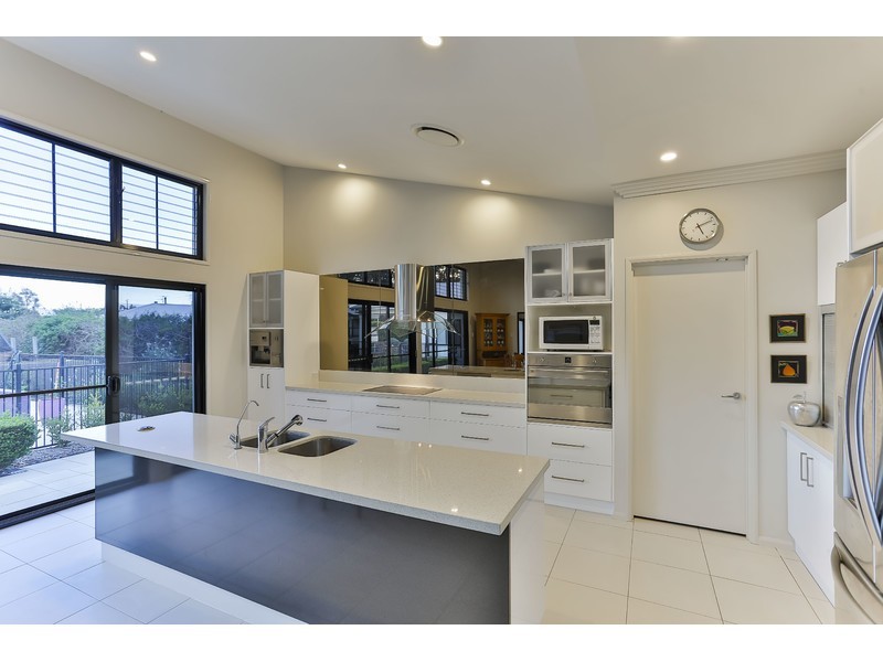 30 McLachlan Drive, Highfields QLD 4352