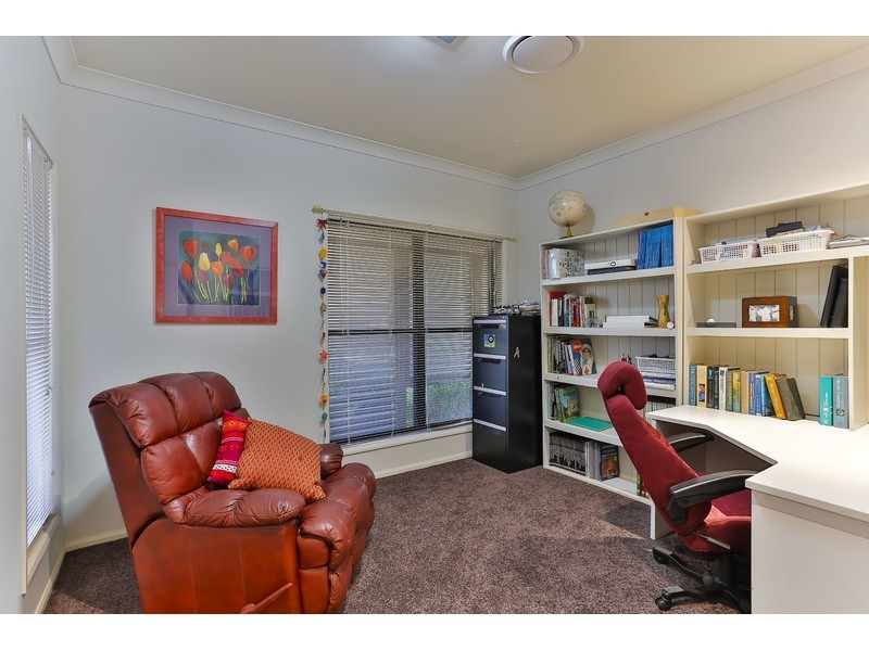 30 McLachlan Drive, Highfields QLD 4352