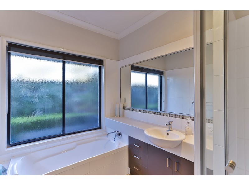 30 McLachlan Drive, Highfields QLD 4352