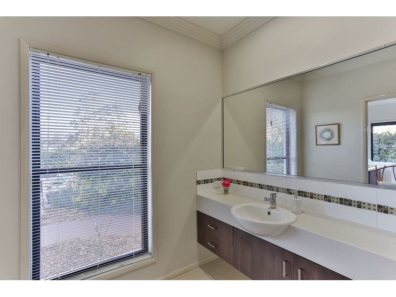 30 McLachlan Drive, Highfields QLD 4352