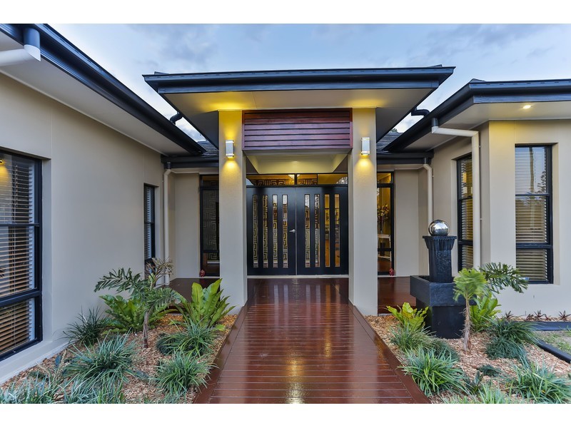 1 Caithness Court, Middle Ridge QLD 4350