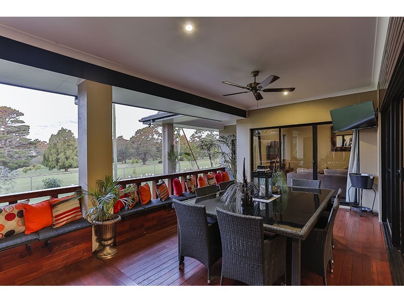 1 Caithness Court, Middle Ridge QLD 4350
