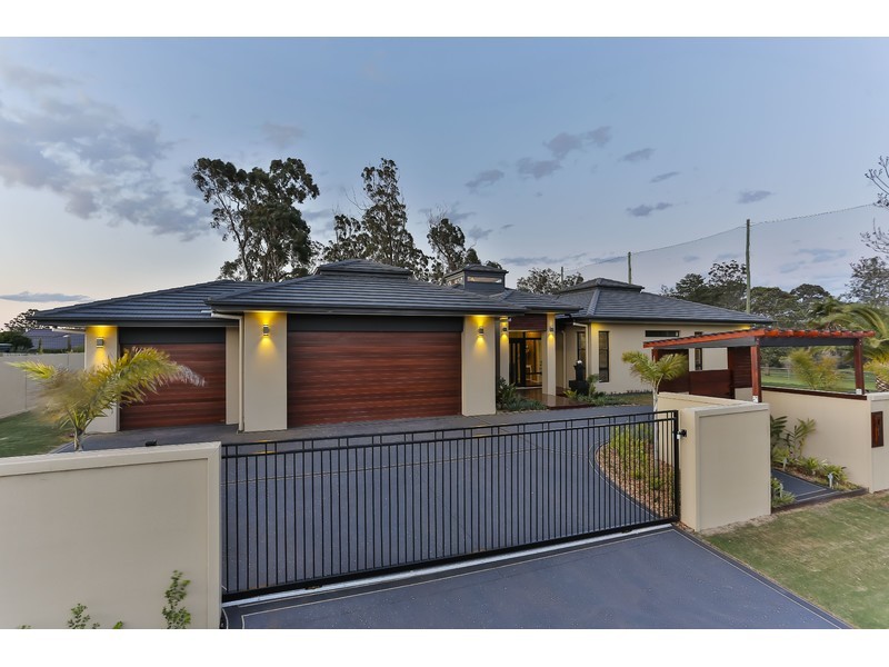1 Caithness Court, Middle Ridge QLD 4350