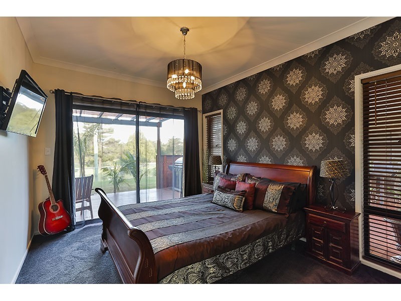 1 Caithness Court, Middle Ridge QLD 4350