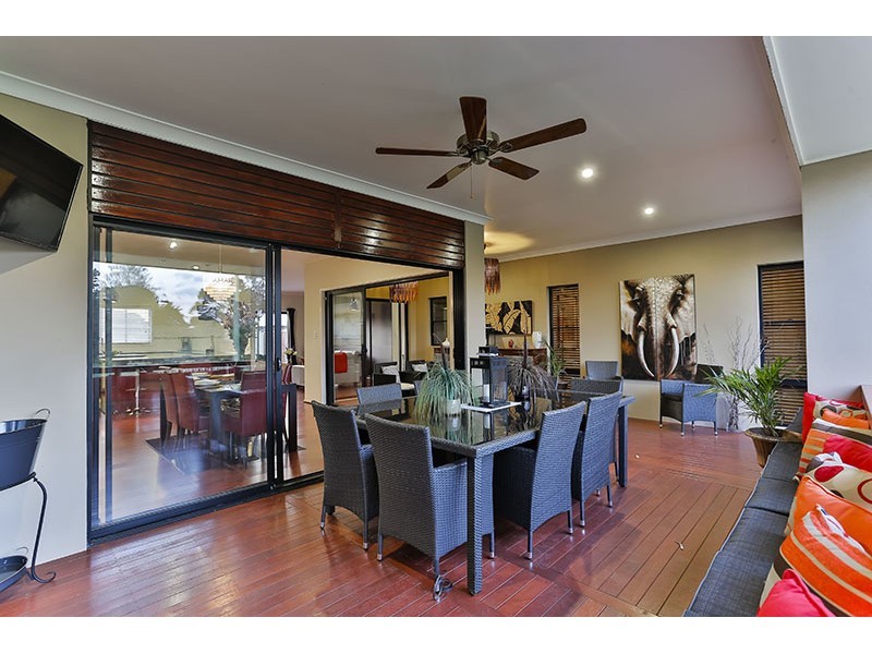 1 Caithness Court, Middle Ridge QLD 4350