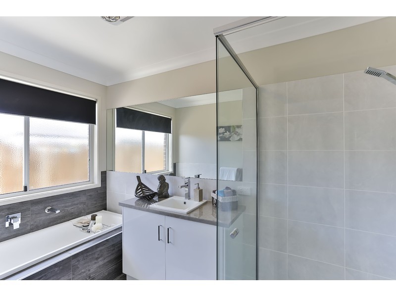5 Heron Court, Highfields QLD 4352