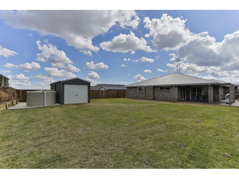 5 Heron Court, Highfields QLD 4352