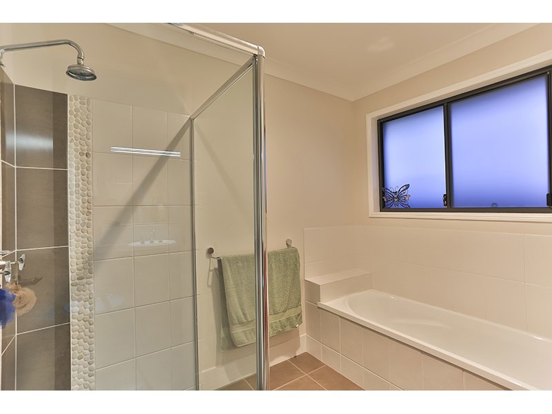 10 Smythe Drive, Highfields QLD 4352