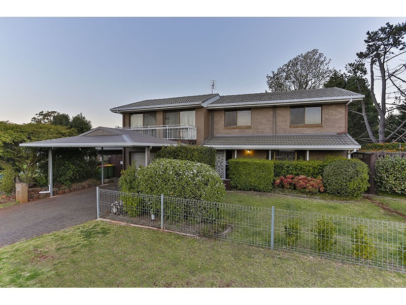 18 Regent Street, Darling Heights QLD 4350