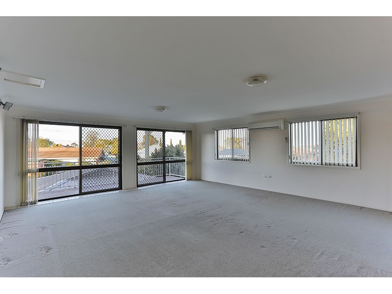 18 Regent Street, Darling Heights QLD 4350