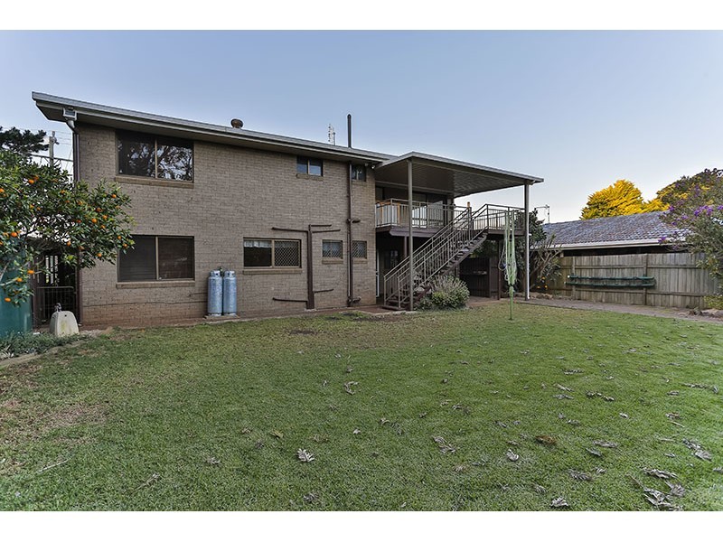 18 Regent Street, Darling Heights QLD 4350