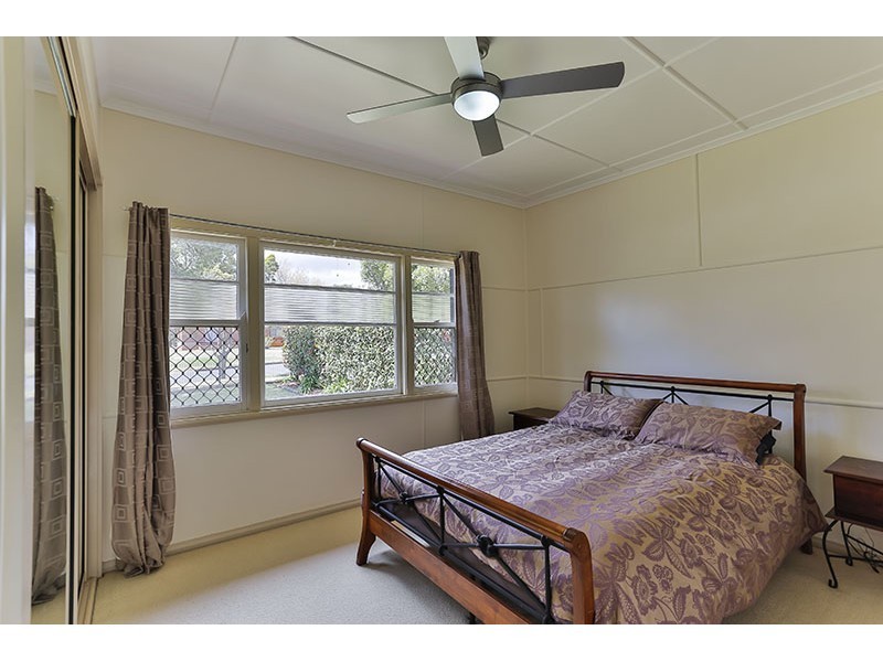27 Leichhardt Street, Centenary Heights QLD 4350