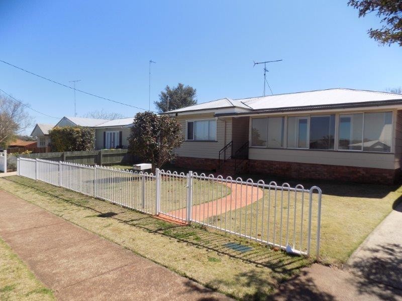 85 South Street, Rangeville QLD 4350