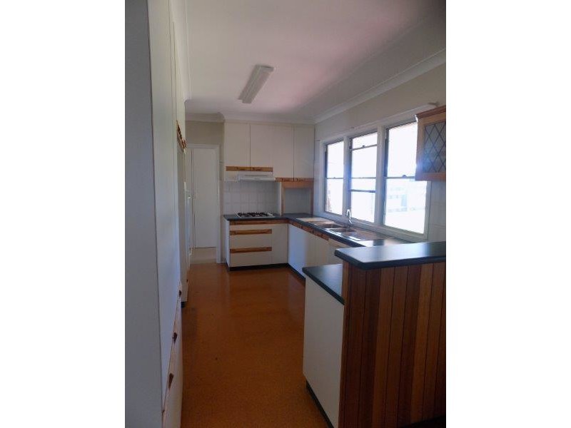 85 South Street, Rangeville QLD 4350