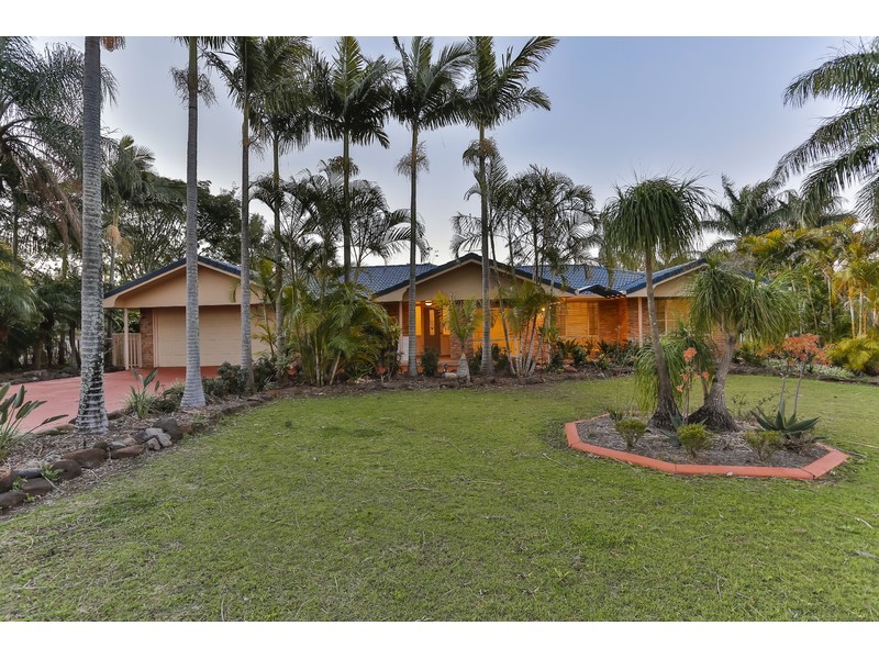 6 Shorelands Drive, Withcott QLD 4352