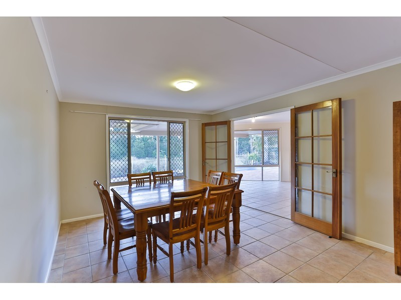 6 Shorelands Drive, Withcott QLD 4352