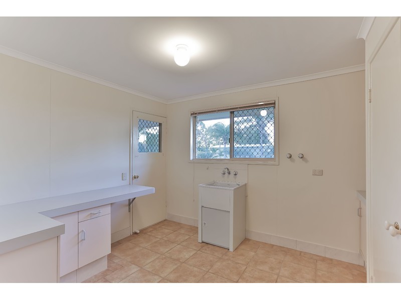 6 Shorelands Drive, Withcott QLD 4352