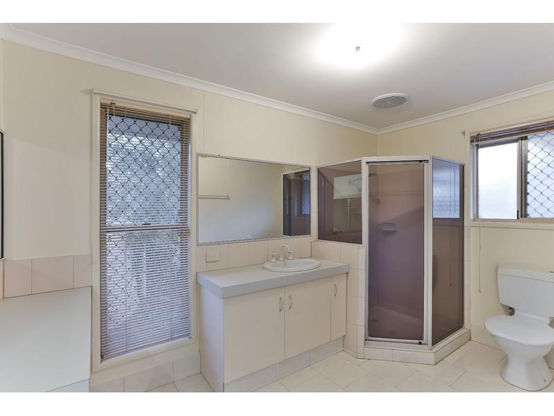 6 Shorelands Drive, Withcott QLD 4352