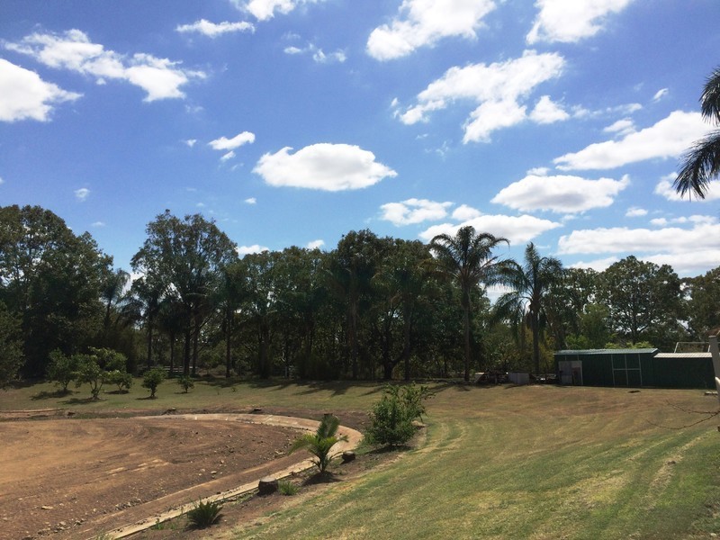 6 Shorelands Drive, Withcott QLD 4352