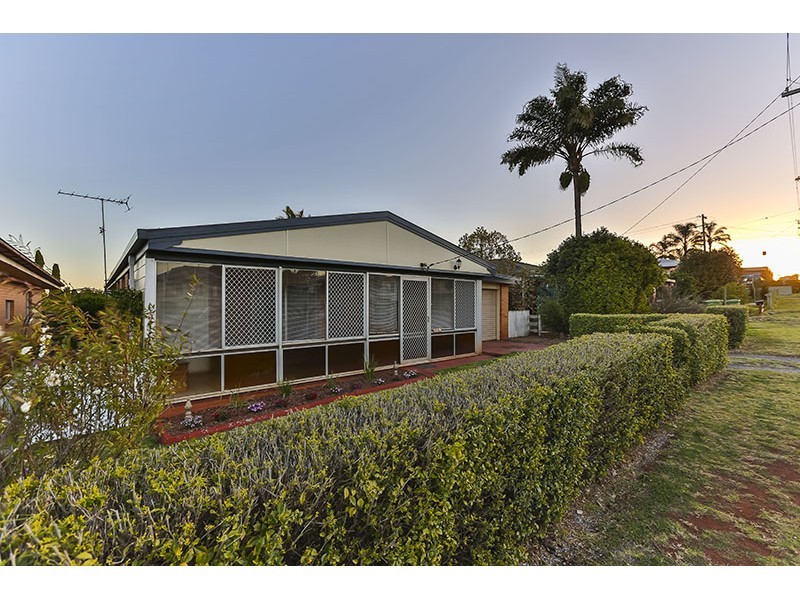 260a North Street, Rockville QLD 4350