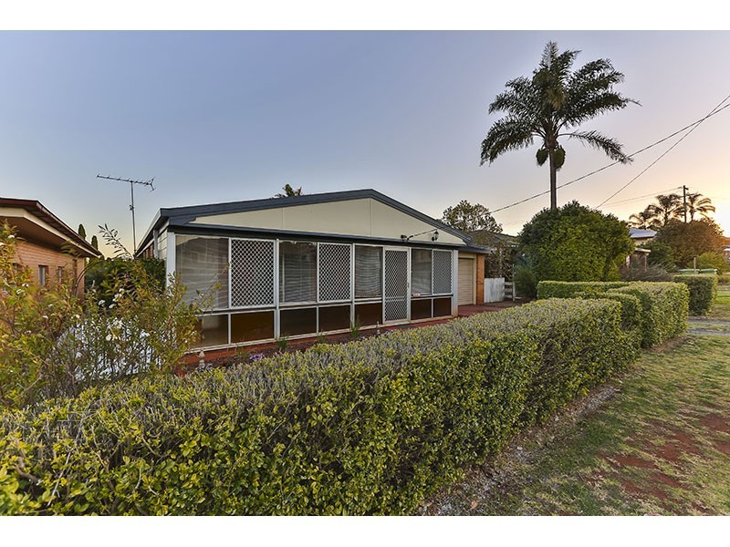 260a North Street, Rockville QLD 4350