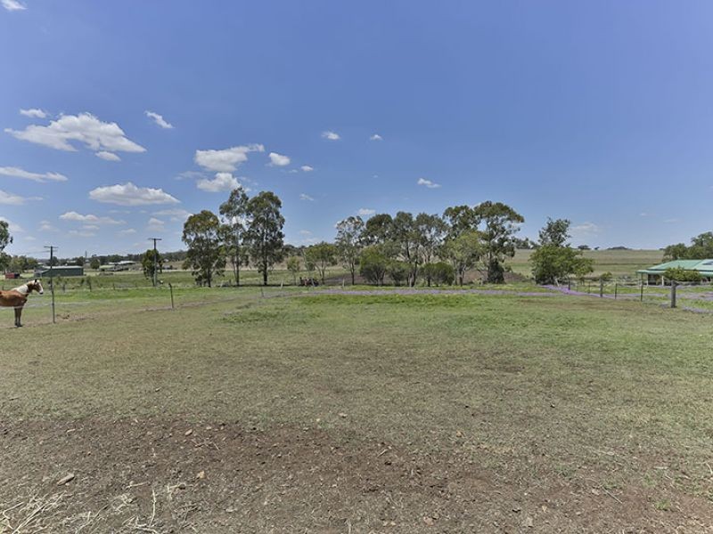 2 Weale Street, Pittsworth QLD 4356