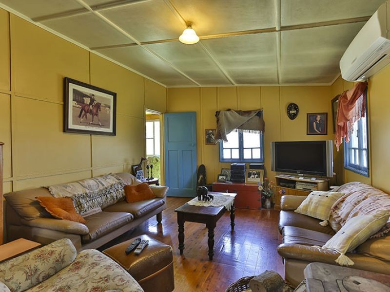 2 Weale Street, Pittsworth QLD 4356