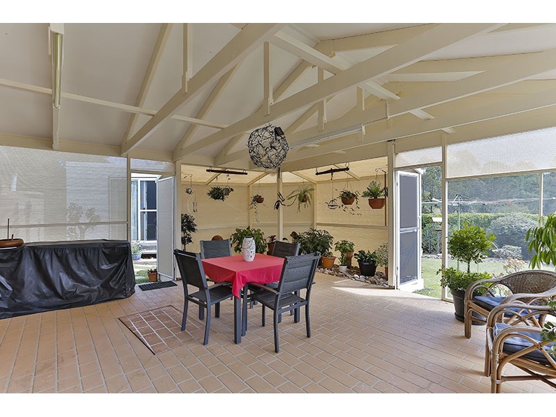 11 Vista Court, Withcott QLD 4352