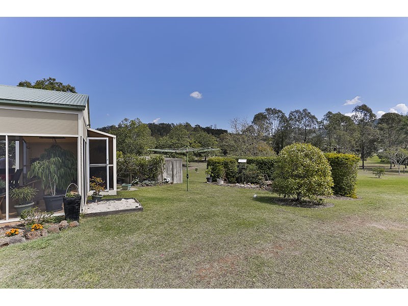 11 Vista Court, Withcott QLD 4352