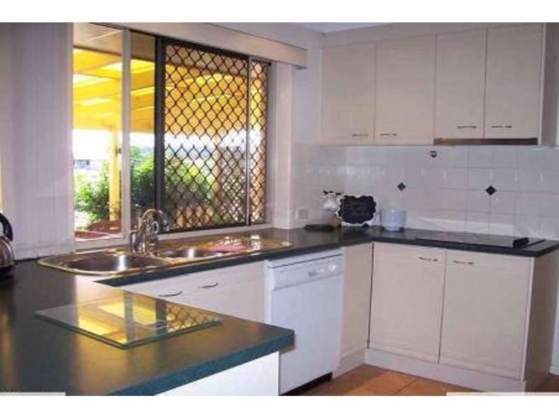 8 Highland Park Road, Meringandan West QLD 4352