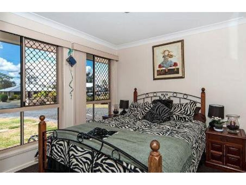 8 Highland Park Road, Meringandan West QLD 4352