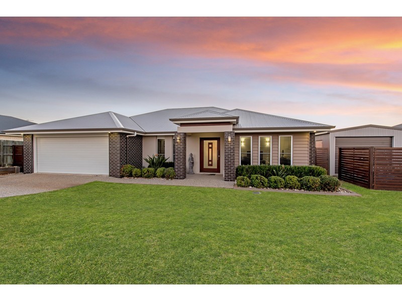11 Plover Court, Highfields QLD 4352